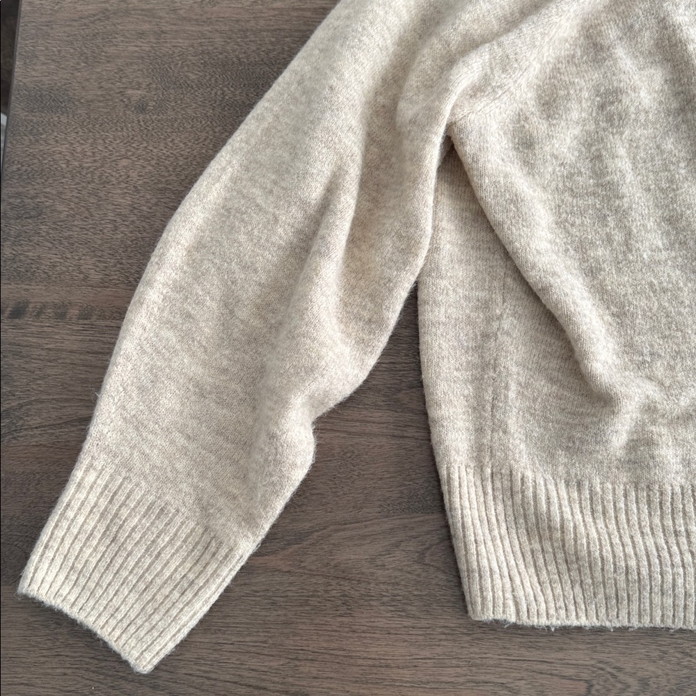 H&M sweater - Picture 3 of 7
